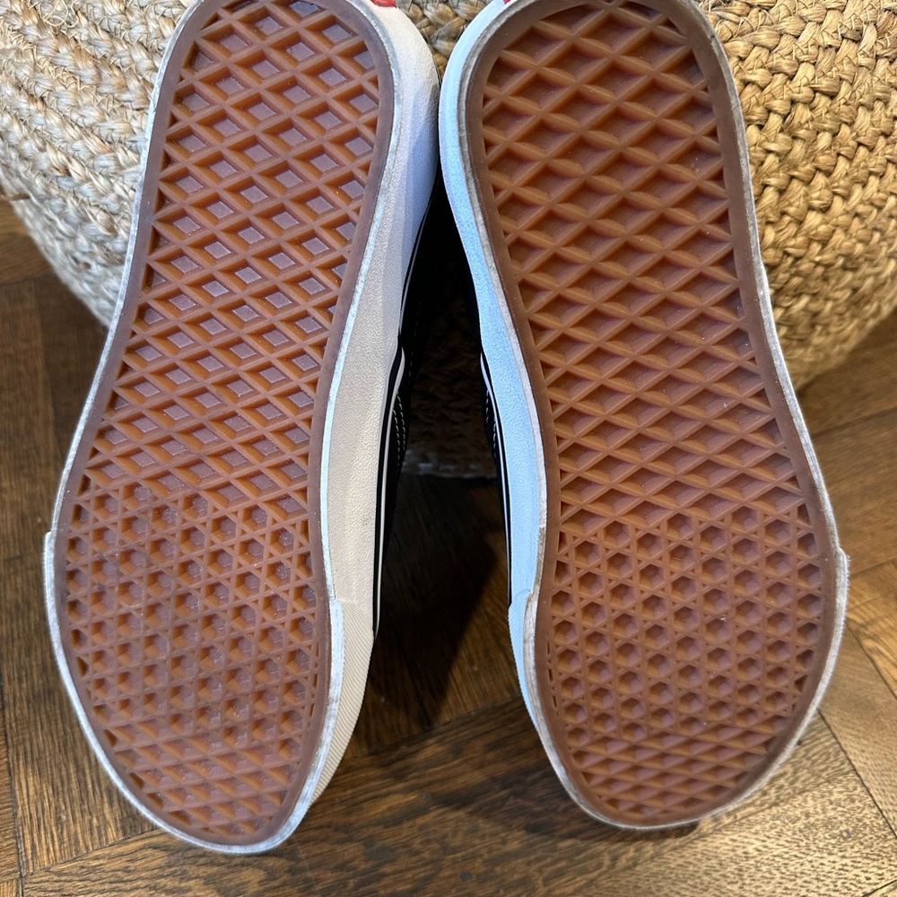 Women’s Vans
Size 10